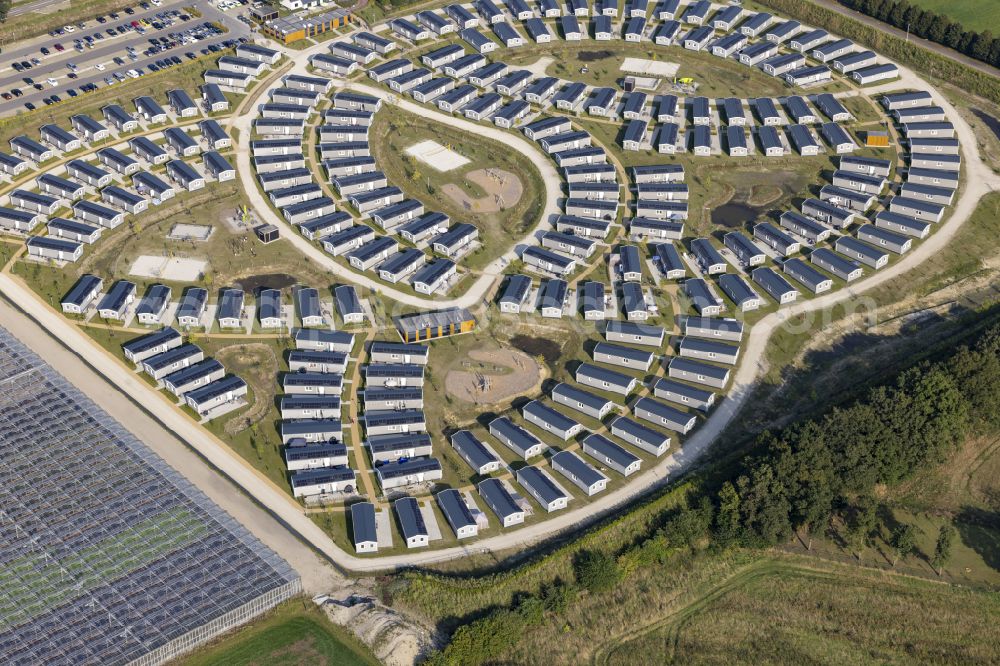 Aerial photograph Venlo - Refugee - buildings of mobile homes arranged in a circle on street Venrayseweg in Venlo in Limburg, Netherlands