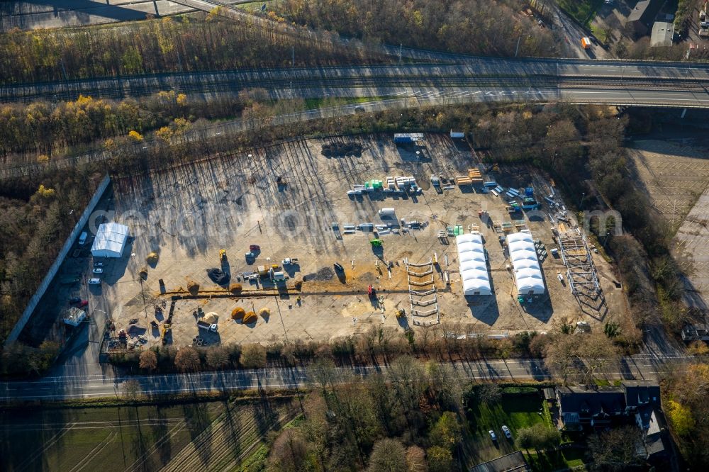 Bochum from above - Construction site for the new building of Asylum accommodation buildings - Tent city building a refugee camp in lightweight construction on the former parking lot in Bochum in the state North Rhine-Westphalia