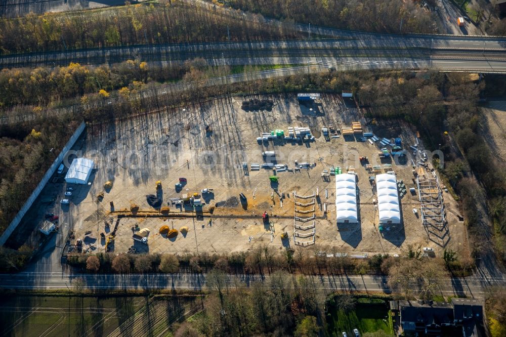 Bochum from the bird's eye view: Construction site for the new building of Asylum accommodation buildings - Tent city building a refugee camp in lightweight construction on the former parking lot in Bochum in the state North Rhine-Westphalia