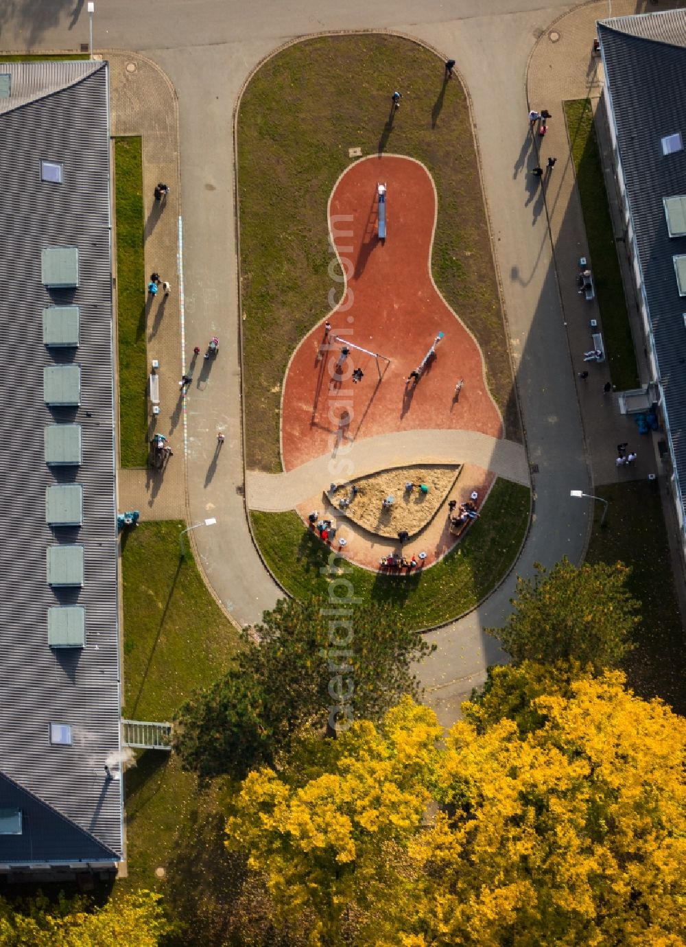 Hamm from above - Refugee - buildings of the Central Housing Institution ZUE on St.Georgsplatz in autumnal Hamm in the state of North Rhine-Westphalia