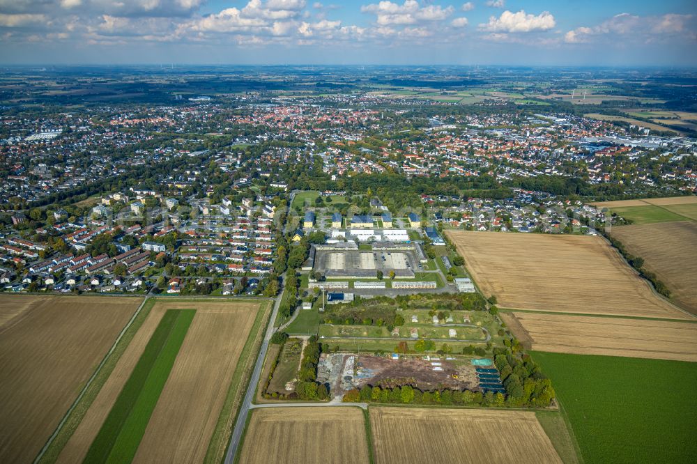 Aerial image Soest - Refugee - buildings ZUE Zentrale Unterbringungseinrichtung on street Hiddingser Weg in the district Hiddingsen in Soest in the state North Rhine-Westphalia, Germany