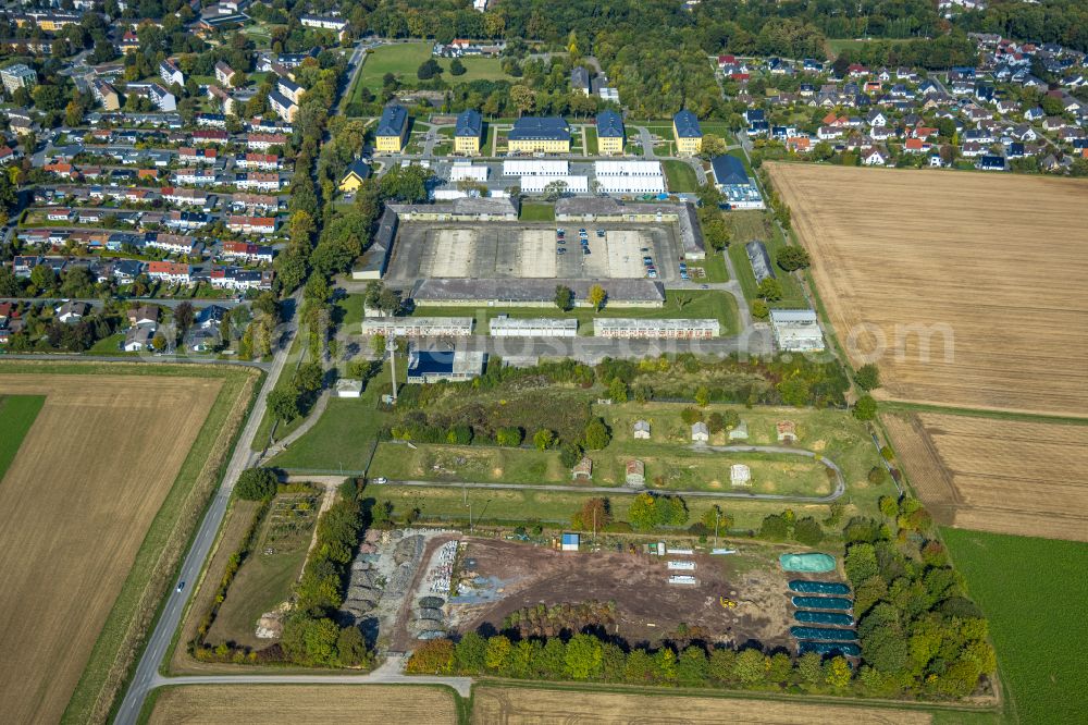 Aerial photograph Soest - Refugee - buildings ZUE Zentrale Unterbringungseinrichtung on street Hiddingser Weg in the district Hiddingsen in Soest in the state North Rhine-Westphalia, Germany