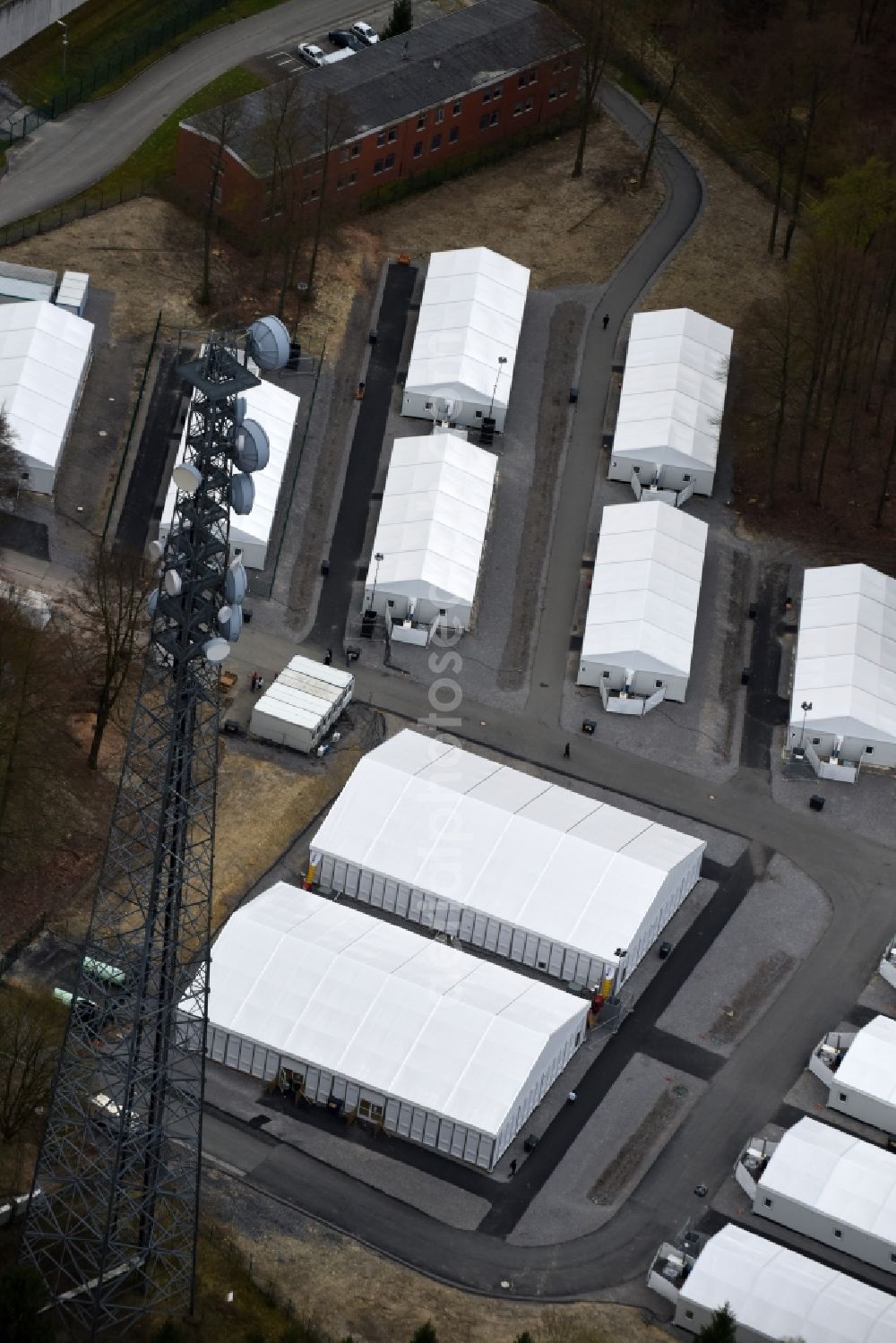 Büren from the bird's eye view: Refugees Home camp as temporary shelter Stoeckerbusch in Bueren in the state North Rhine-Westphalia