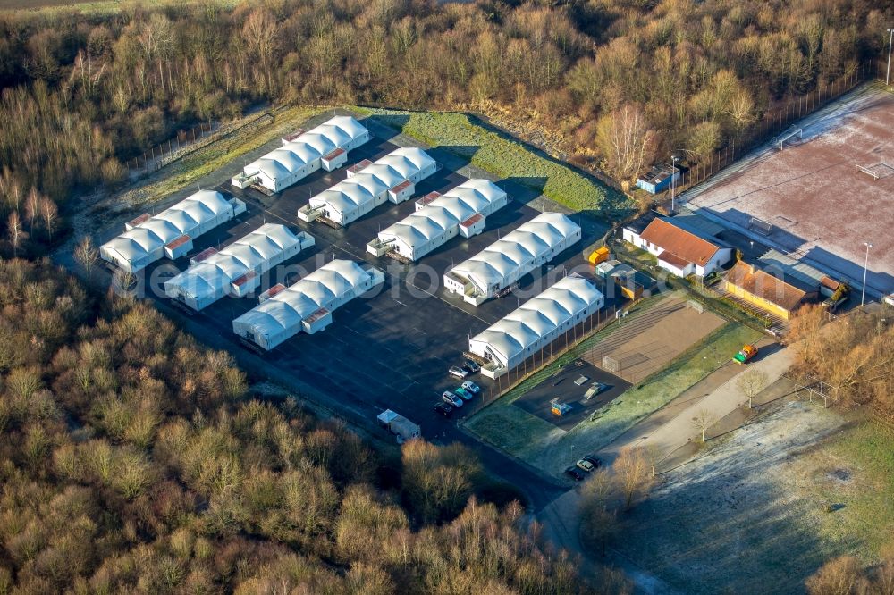 Aerial photograph Bochum - Refugee's home and asylum lodging tent camp as a temporary accommodation in the street, on the Esch in the district of Wattenscheid in Bochum in the federal state North Rhine-Westphalia