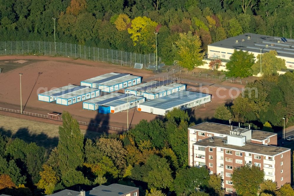 Aerial image Gladbeck - Container settlement as temporary shelter and reception center for refugees on the areal of Gesamtschule Rentfort in Gladbeck in the state North Rhine-Westphalia