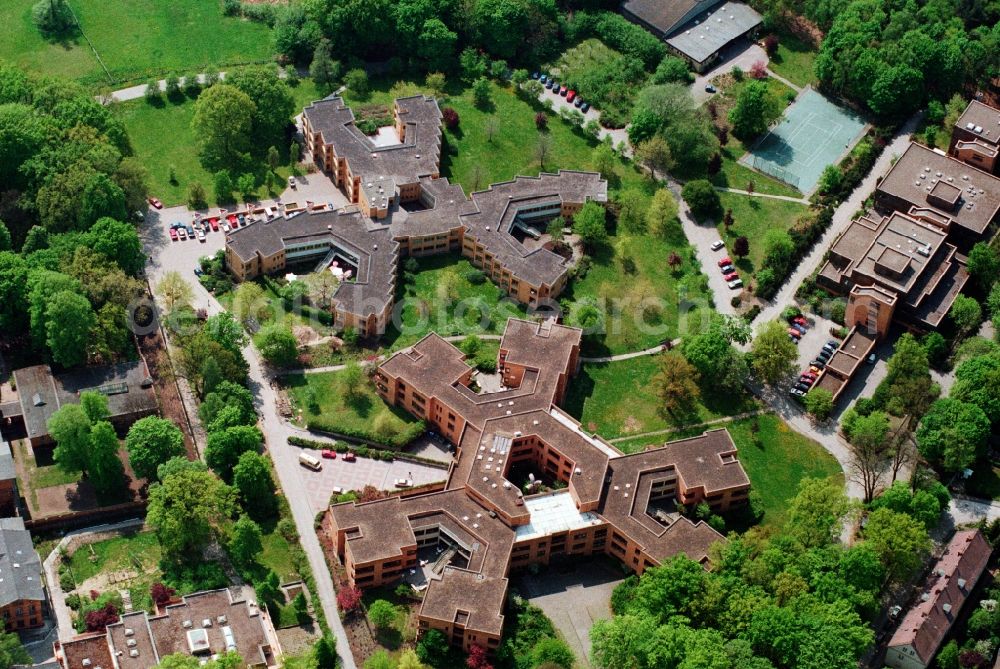 Aerial image Berlin Reinickendorf - 6 - winged residential house - architecture in a multi-family residential building in Berlin - Reinickendorf