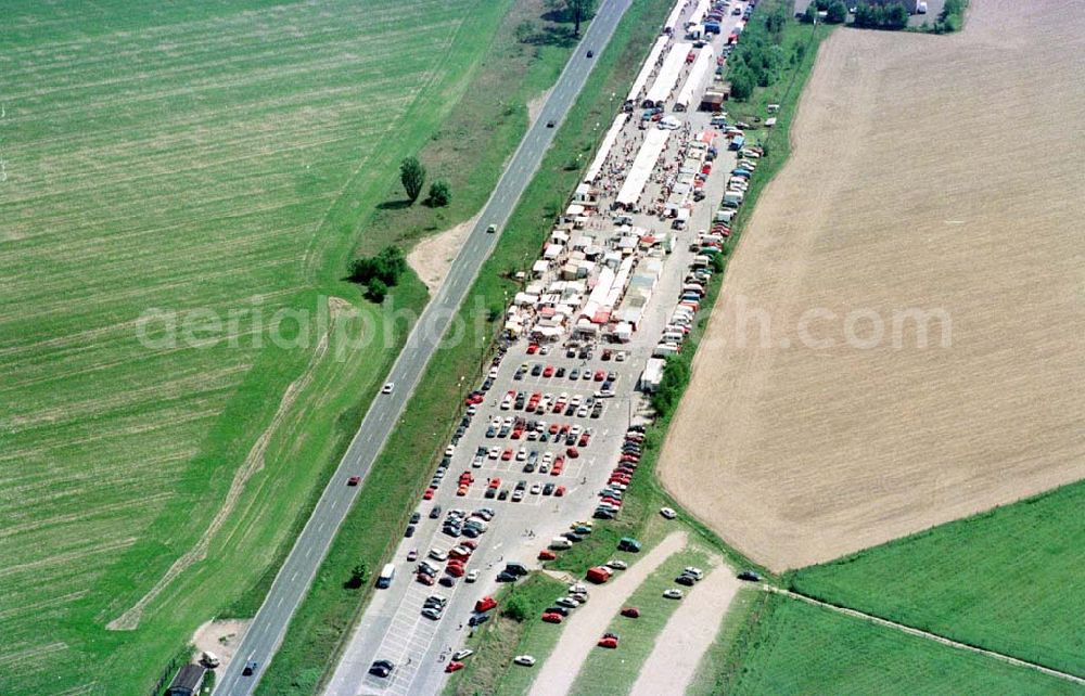 Mahlow / Brandenburg from above - Flohmarkt in Mahlow am ehem. Grenzübergang