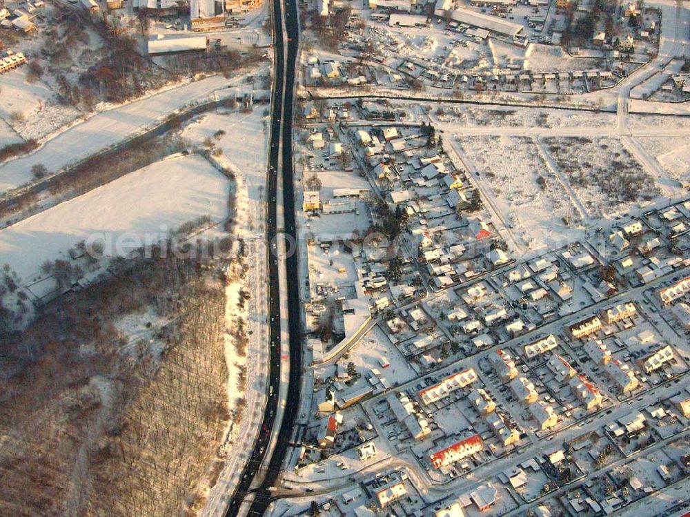 Berlin - Bisdorf from the bird's eye view: Berlin - Bisdorf; Blick auf die Flüssiggastankstelle in Berlin-Biesdorf an der B1. FLÜSSIGGAS-KOMPLETTSERVICE Gesellschaft mbH, Alt Biesdorf 52, 12683 Berlin, Tel.: 030/ 514 47 74