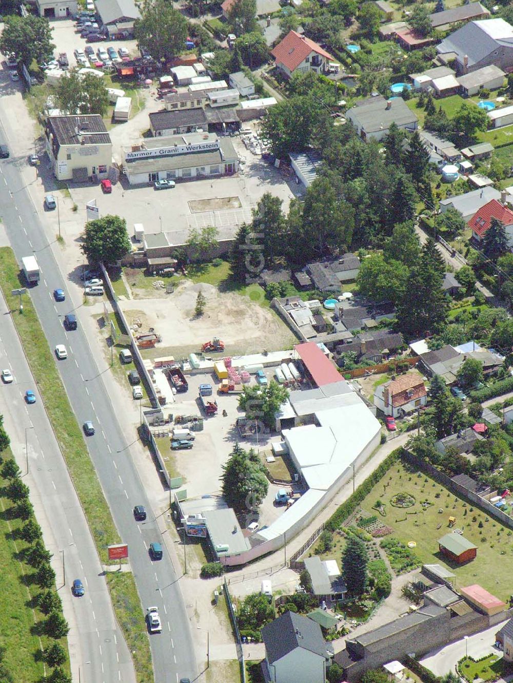 Aerial photograph Berlin-Biesdorf - Blick auf die Flüssiggastankstelle in Berlin-Biesdorf. FLÜSSIGGAS-KOMPLETTSERVICE Gesellschaft mbH Alt Biesdorf 52, 12683 Berlin Tel.: 030/ 514 47 74