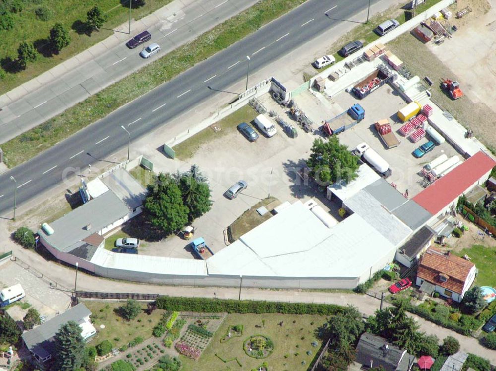 Aerial image Berlin-Biesdorf - Blick auf die Flüssiggastankstelle in Berlin-Biesdorf. FLÜSSIGGAS-KOMPLETTSERVICE Gesellschaft mbH Alt Biesdorf 52, 12683 Berlin Tel.: 030/ 514 47 74