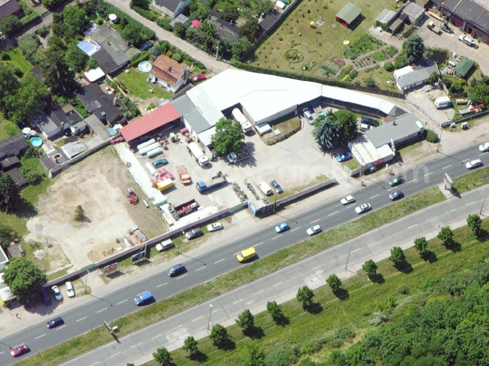 Aerial image Berlin-Biesdorf - Blick auf die Flüssiggastankstelle in Berlin-Biesdorf. FLÜSSIGGAS-KOMPLETTSERVICE Gesellschaft mbH Alt Biesdorf 52, 12683 Berlin Tel.: 030/ 514 47 74