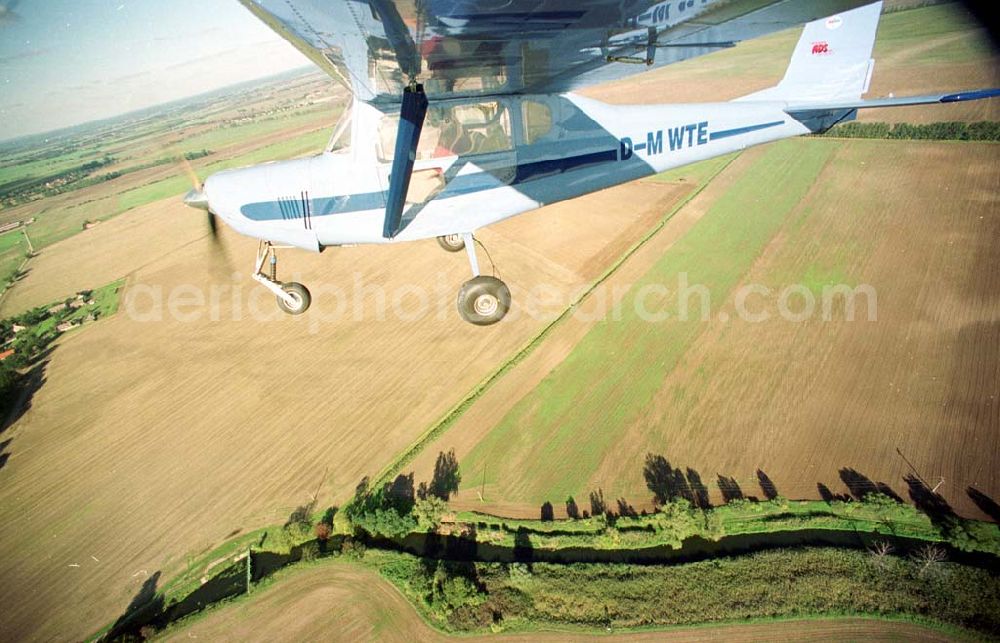 Neuhardenberg / Brandenburg (ehem. Marxwalde) from above - Flug mit einem Ultraleichtflugzeug WT-02 in der Platzrunde des Flugplatzes Neuhardenberg (ehem. Marxwalde) im Bundesland Brandenburg.