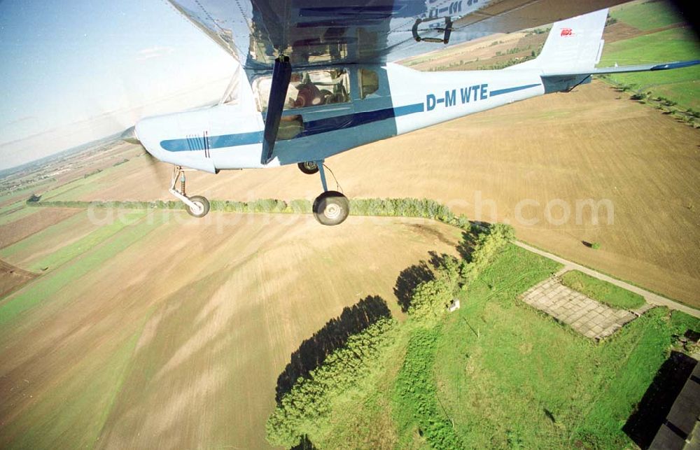 Neuhardenberg / Brandenburg (ehem. Marxwalde) from above - Flug mit einem Ultraleichtflugzeug WT-02 in der Platzrunde des Flugplatzes Neuhardenberg (ehem. Marxwalde) im Bundesland Brandenburg.