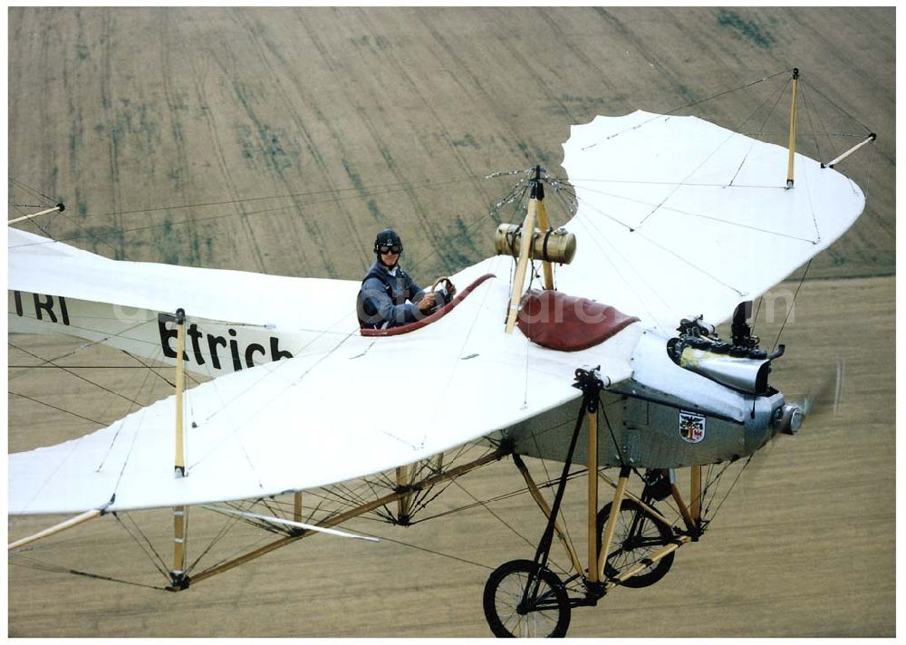 Fürstenwalde / Brandenburg from above - Flug des Oldtimernachbau einer Etrich-Taube im Platzrundenbereich des Flugplatzes Fürstenwalde.