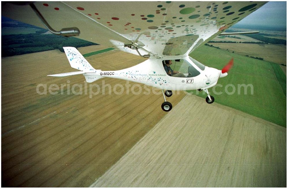 Fürstenwalde / Brandenburg from above - Flug eines Ultraleichtflugzeuges CT der Ultraleichtflugschule Märkische Schweiz Eggersdorf in der Platzrunde des Flugplatzes Fürstenwalde / Brandenburg.