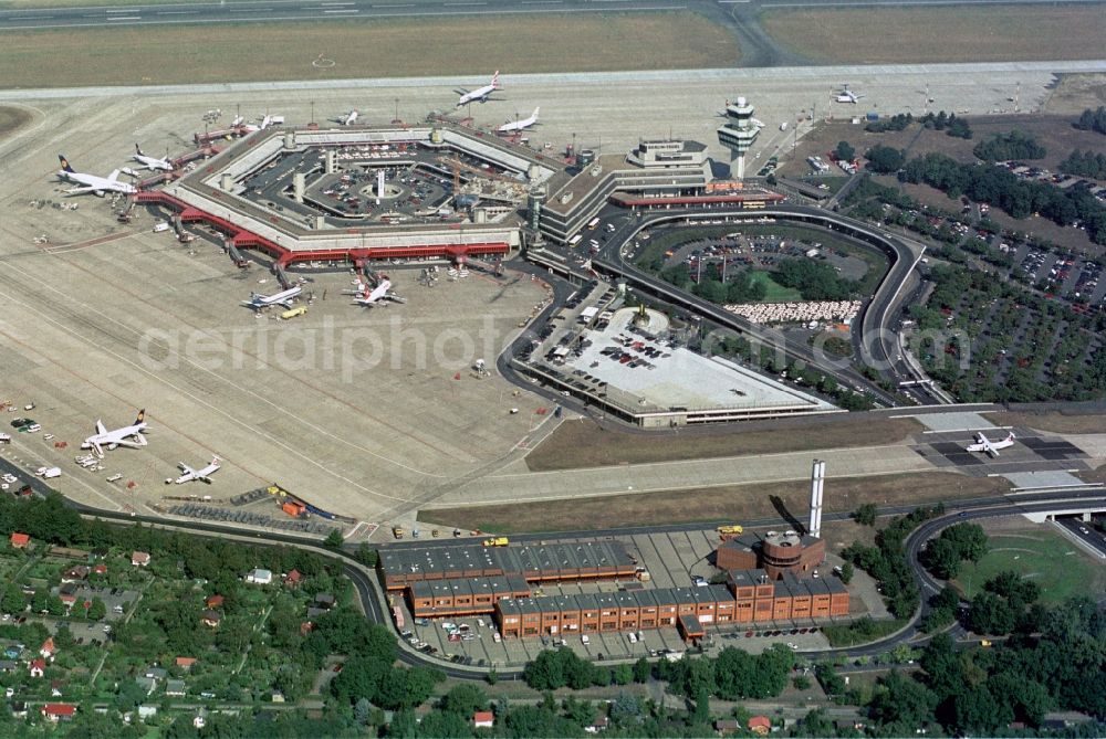 Aerial photograph Berlin - Flight operations at the terminal of the airport Berlin - Tegel