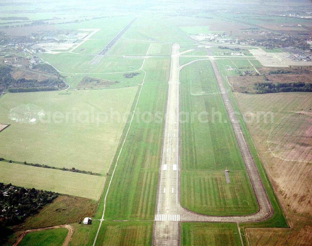 Schönefeld bei Berlin from the bird's eye view: Flughafen Berlin - Schönefeld (stillgelegte Piste).