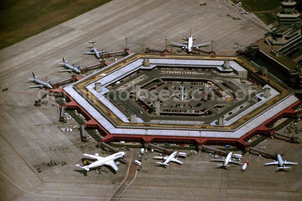 Berlin from the bird's eye view: Flughafen Berlin-Tegel TXL