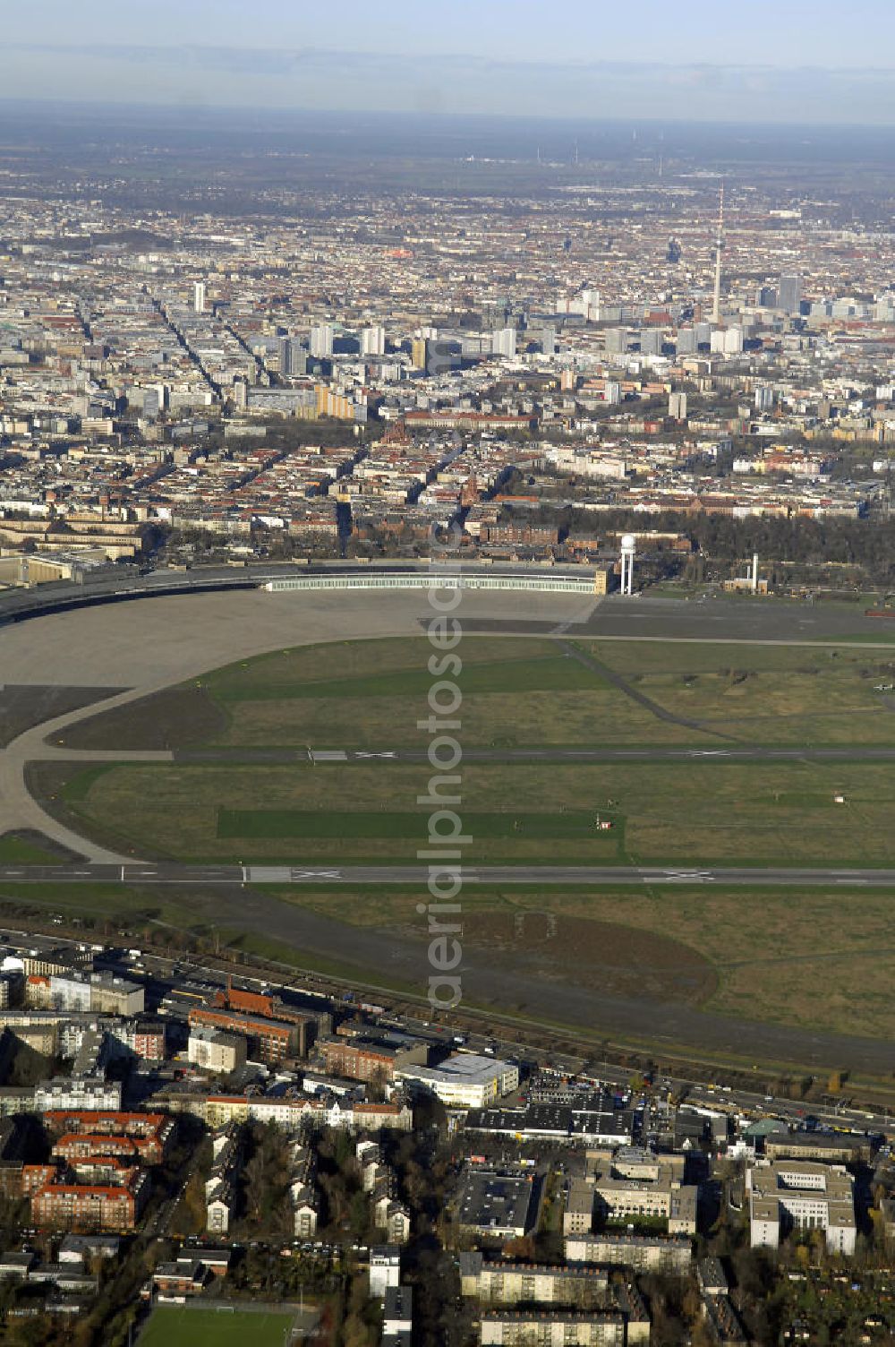 Berlin from above - Blick auf das Areal des stillgelegten Flughafen Berlin - Tempelhof nach der Schließung.