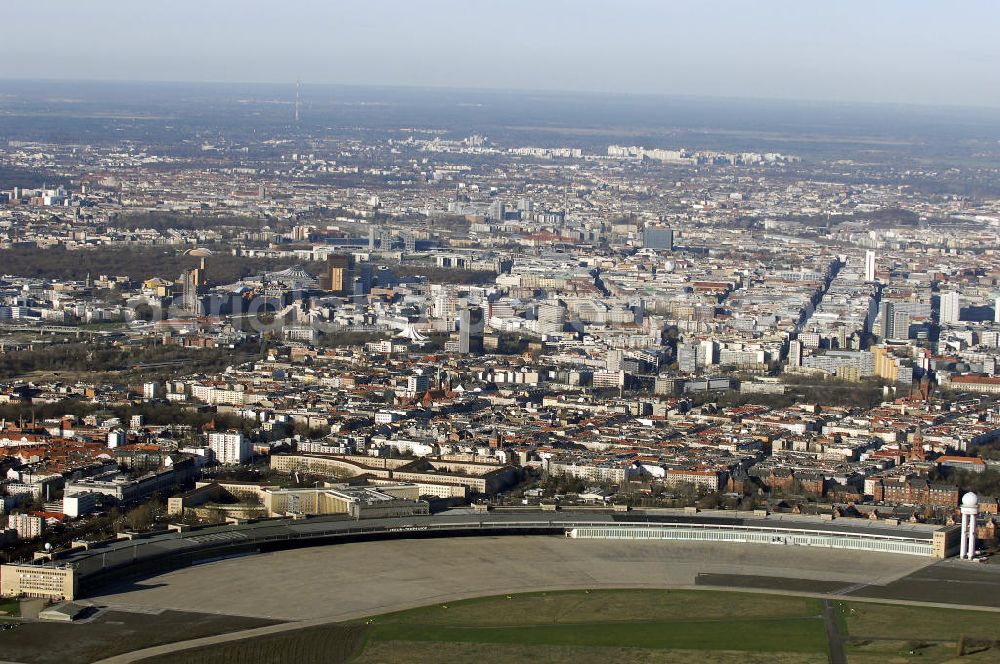 Berlin from above - Blick auf das Areal des stillgelegten Flughafen Berlin - Tempelhof nach der Schließung.