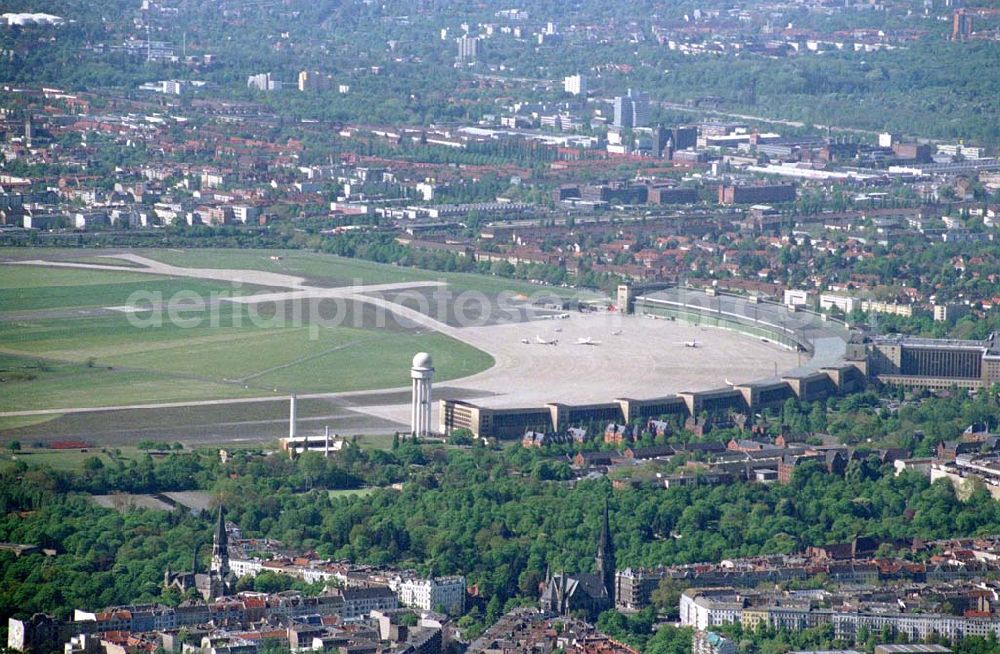 Berlin / Tempelhof from the bird's eye view: Flughafen Berlin - Tempelhof. Ort: Berlin Datum: 05.05.03