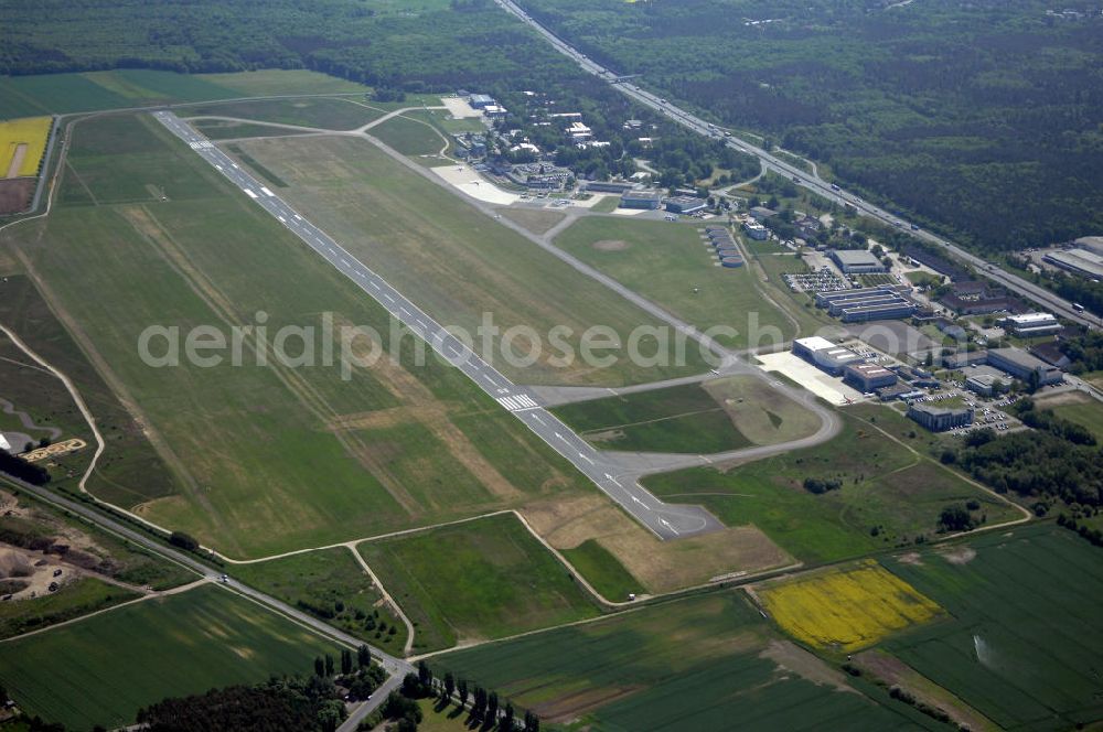 Aerial image Braunschweig - Blick auf den Flughafen Braunschweig - Wolfsburg. Kontakt: Flughafen Braunschweig-Wolfsburg GmbH, Lilienthalplatz 5, 38108 Braunschweig, Tel. +49 (0) 531 354 40-0; Fax +49 (0) 531 354 40-45, E-Mail: info@flughafen-braunschweig-wolfsburg.de