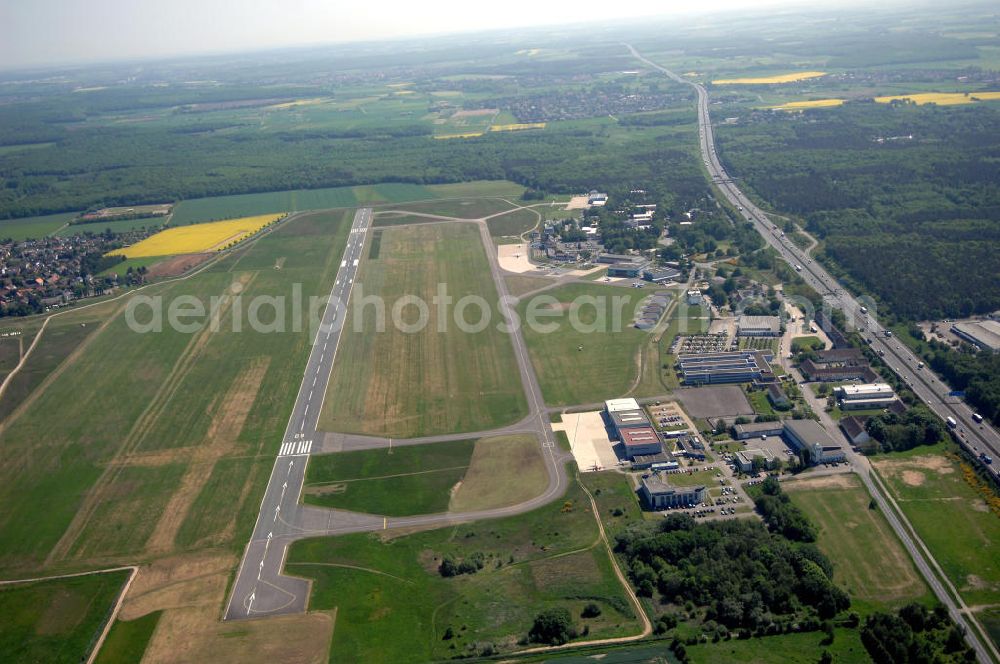 Aerial image Braunschweig - Blick auf den Flughafen Braunschweig - Wolfsburg. Kontakt: Flughafen Braunschweig-Wolfsburg GmbH, Lilienthalplatz 5, 38108 Braunschweig, Tel. +49 (0) 531 354 40-0; Fax +49 (0) 531 354 40-45, E-Mail: info@flughafen-braunschweig-wolfsburg.de