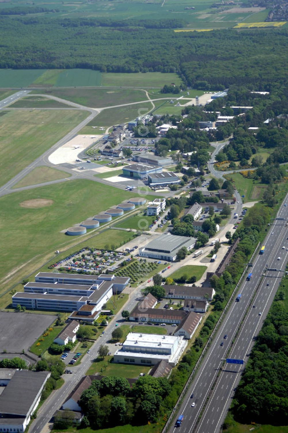 Braunschweig from the bird's eye view: Blick auf den Flughafen Braunschweig - Wolfsburg. Kontakt: Flughafen Braunschweig-Wolfsburg GmbH, Lilienthalplatz 5, 38108 Braunschweig, Tel. +49 (0) 531 354 40-0; Fax +49 (0) 531 354 40-45, E-Mail: info@flughafen-braunschweig-wolfsburg.de