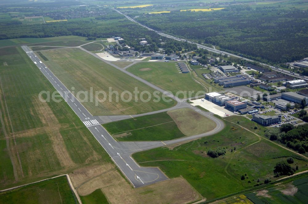 Aerial photograph Braunschweig - Blick auf den Flughafen Braunschweig - Wolfsburg. Kontakt: Flughafen Braunschweig-Wolfsburg GmbH, Lilienthalplatz 5, 38108 Braunschweig, Tel. +49 (0) 531 354 40-0; Fax +49 (0) 531 354 40-45, E-Mail: info@flughafen-braunschweig-wolfsburg.de