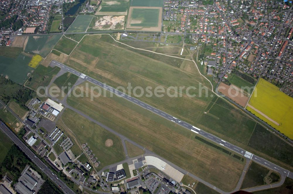 Braunschweig from the bird's eye view: Blick auf den Flughafen Braunschweig - Wolfsburg. Kontakt: Flughafen Braunschweig-Wolfsburg GmbH, Lilienthalplatz 5, 38108 Braunschweig, Tel. +49 (0) 531 354 40-0; Fax +49 (0) 531 354 40-45, E-Mail: info@flughafen-braunschweig-wolfsburg.de