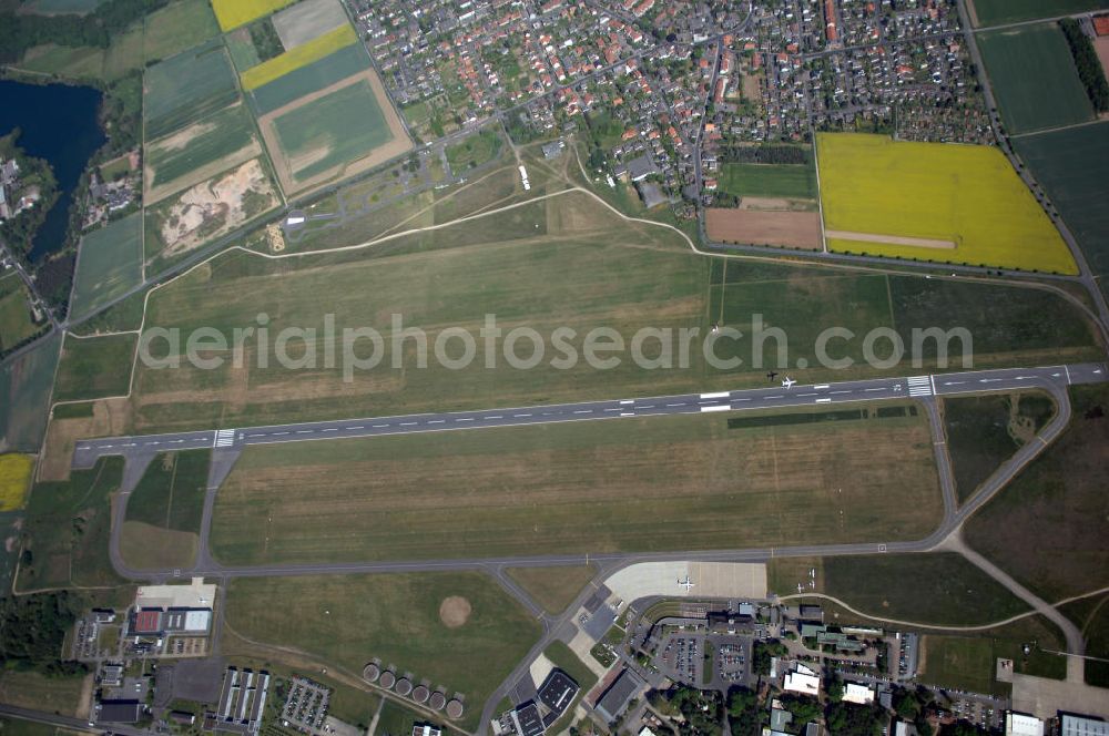 Aerial image Braunschweig - Blick auf den Flughafen Braunschweig - Wolfsburg. Kontakt: Flughafen Braunschweig-Wolfsburg GmbH, Lilienthalplatz 5, 38108 Braunschweig, Tel. +49 (0) 531 354 40-0; Fax +49 (0) 531 354 40-45, E-Mail: info@flughafen-braunschweig-wolfsburg.de