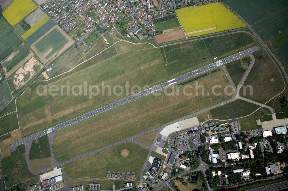 Aerial photograph Braunschweig - Blick auf den Flughafen Braunschweig - Wolfsburg. Kontakt: Flughafen Braunschweig-Wolfsburg GmbH, Lilienthalplatz 5, 38108 Braunschweig, Tel. +49 (0) 531 354 40-0; Fax +49 (0) 531 354 40-45, E-Mail: info@flughafen-braunschweig-wolfsburg.de