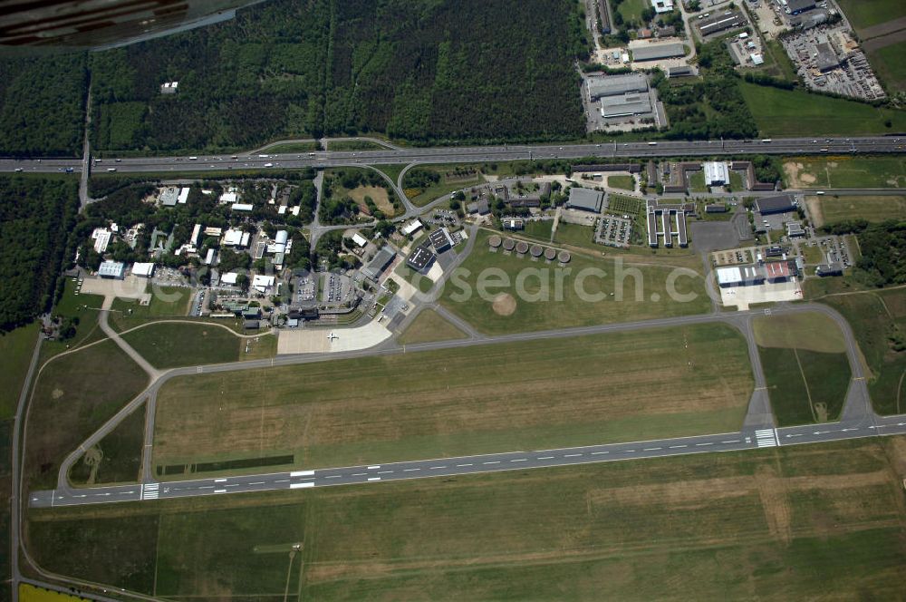 Aerial image Braunschweig - Blick auf den Flughafen Braunschweig - Wolfsburg. Kontakt: Flughafen Braunschweig-Wolfsburg GmbH, Lilienthalplatz 5, 38108 Braunschweig, Tel. +49 (0) 531 354 40-0; Fax +49 (0) 531 354 40-45, E-Mail: info@flughafen-braunschweig-wolfsburg.de