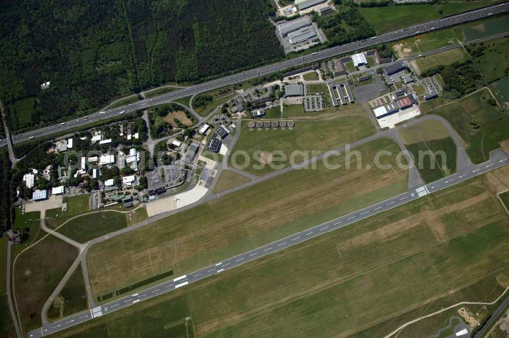 Aerial photograph Braunschweig - Blick auf den Flughafen Braunschweig - Wolfsburg. Kontakt: Flughafen Braunschweig-Wolfsburg GmbH, Lilienthalplatz 5, 38108 Braunschweig, Tel. +49 (0) 531 354 40-0; Fax +49 (0) 531 354 40-45, E-Mail: info@flughafen-braunschweig-wolfsburg.de