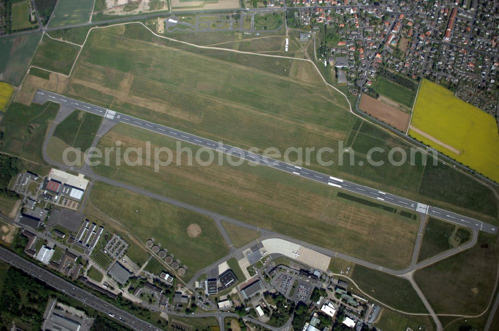 Aerial photograph Braunschweig - Blick auf den Flughafen Braunschweig - Wolfsburg. Kontakt: Flughafen Braunschweig-Wolfsburg GmbH, Lilienthalplatz 5, 38108 Braunschweig, Tel. +49 (0) 531 354 40-0; Fax +49 (0) 531 354 40-45, E-Mail: info@flughafen-braunschweig-wolfsburg.de