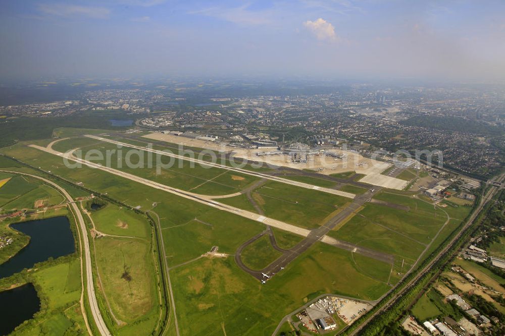 Aerial image - Blick auf den Flughafen Düsseldorf International. Dieser ist der zentrale Flughafen von Nordrhein-Westfalen. View to the Duesseldorf International Airport which is the main airport in Nothrhine Westfalia.