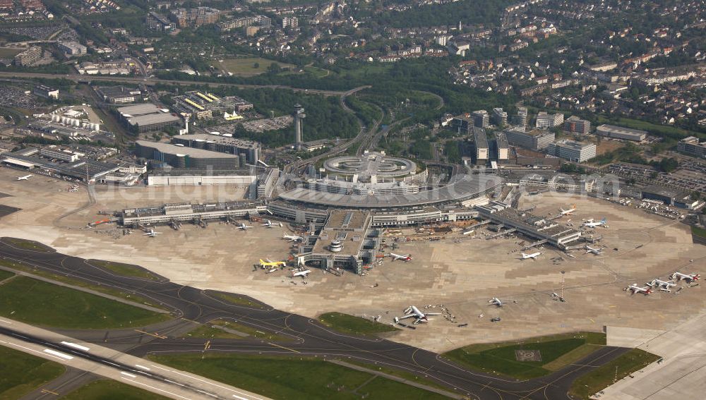 Aerial photograph - Blick auf den Flughafen Düsseldorf International. Dieser ist der zentrale Flughafen von Nordrhein-Westfalen. View to the Duesseldorf International Airport which is the main airport in Nothrhine Westfalia.