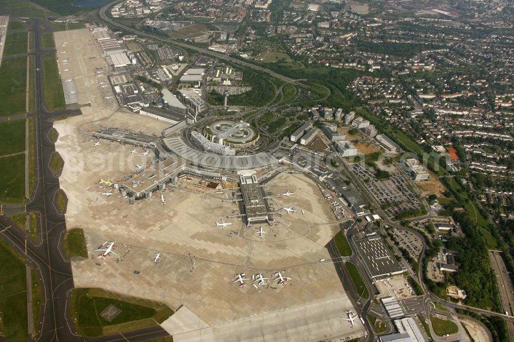 Aerial photograph - Blick auf den Flughafen Düsseldorf International. Dieser ist der zentrale Flughafen von Nordrhein-Westfalen. View to the Duesseldorf International Airport which is the main airport in Nothrhine Westfalia.