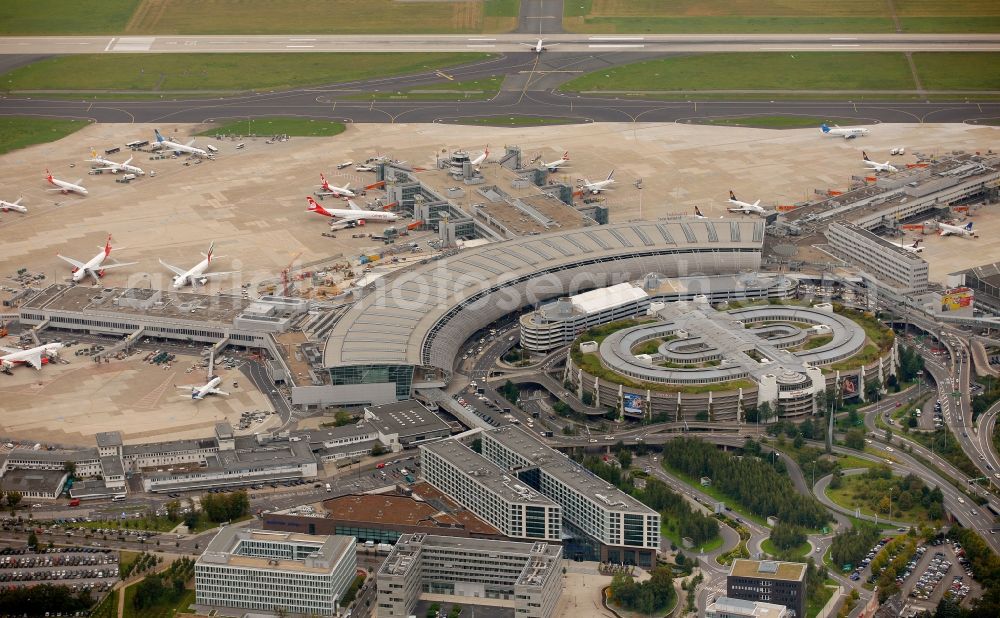 Aerial image Düsseldorf - View of the Duesseldorf International Airport in the state North Rhine-Westphalia