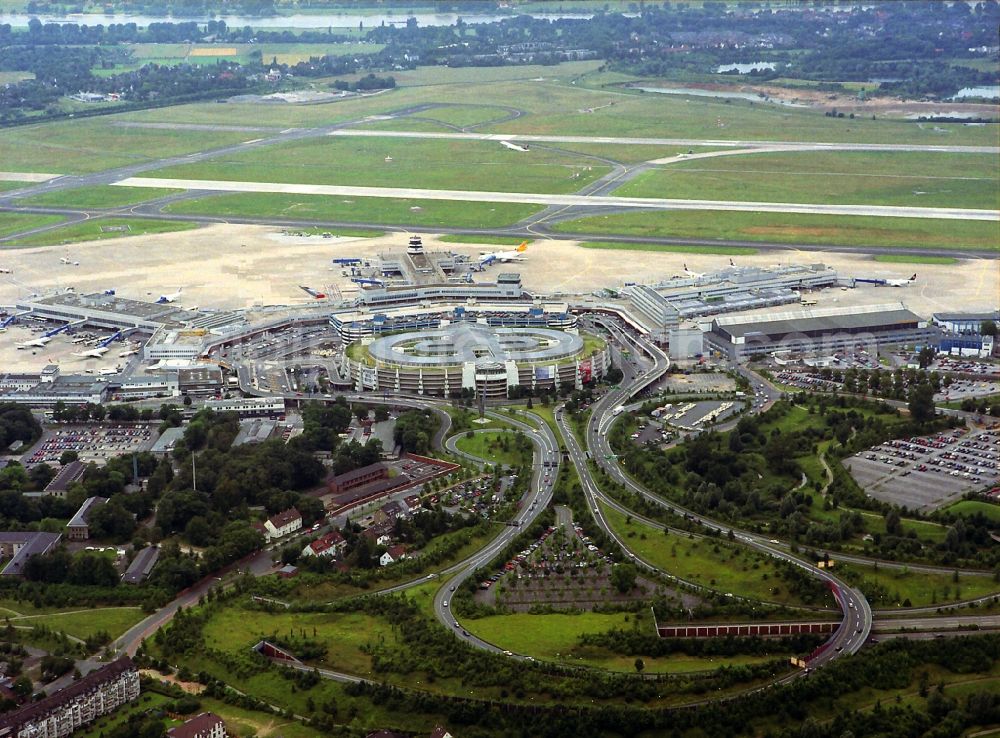 Düsseldorf from above - View of the Duesseldorf International Airport in the state North Rhine-Westphalia