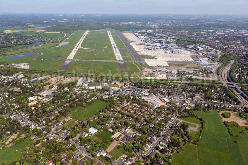 Aerial photograph Düsseldorf - View of the Duesseldorf International Airport in the state North Rhine-Westphalia