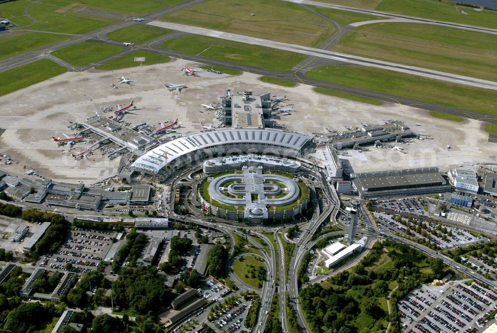 Düsseldorf from the bird's eye view: Blick auf den Flughafen von Düsseldorf. Duesseldorf airport.