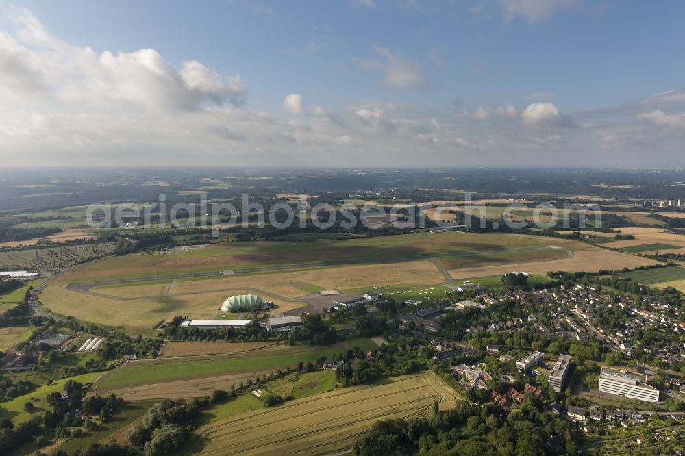 MÜLHEIM from above - View of the grounds of the airport Essen / Mülheim in the state of North Rhine-Westphalia. The Essen / Mülheim airport (IATA code: ESS, ICAO: NOBLE) is a regional airport in the southwest of the Ruhr