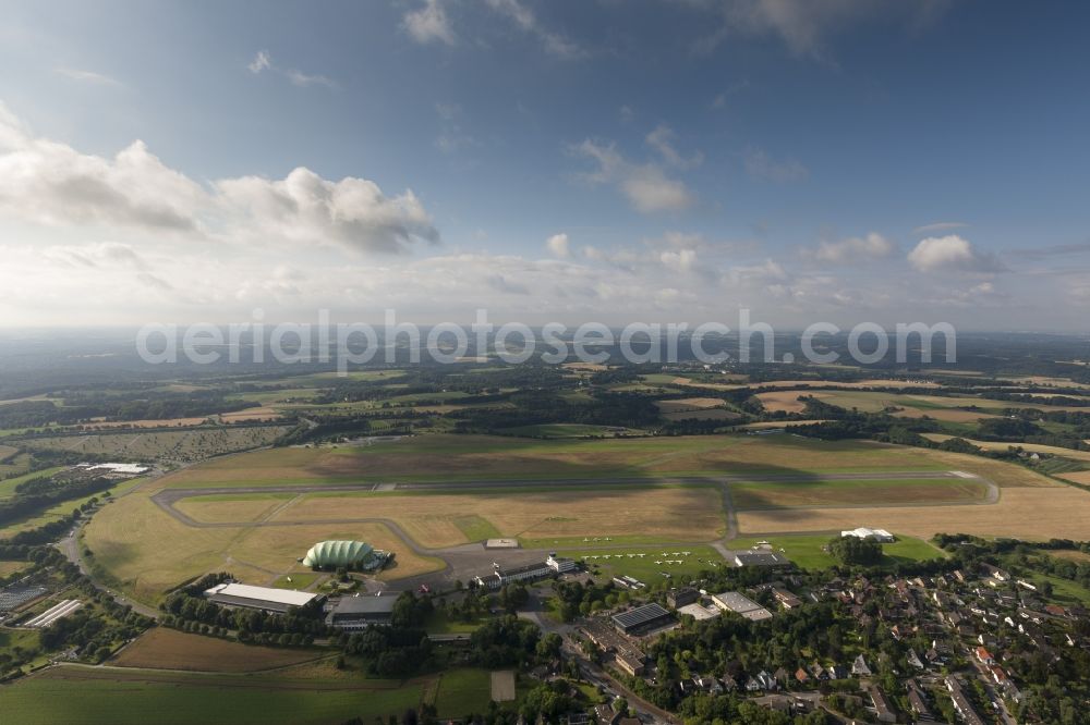 MÜLHEIM from the bird's eye view: View of the grounds of the airport Essen / Mülheim in the state of North Rhine-Westphalia. The Essen / Mülheim airport (IATA code: ESS, ICAO: NOBLE) is a regional airport in the southwest of the Ruhr. http://