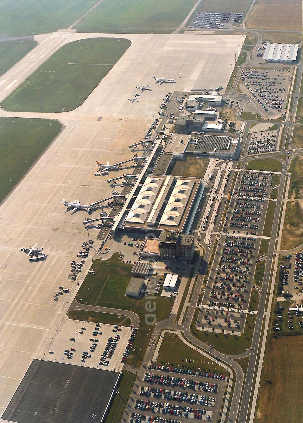 Aerial photograph Schkeuditz bei Leipzig - Flughafen Halle-Leipzig in Schkeuditz.