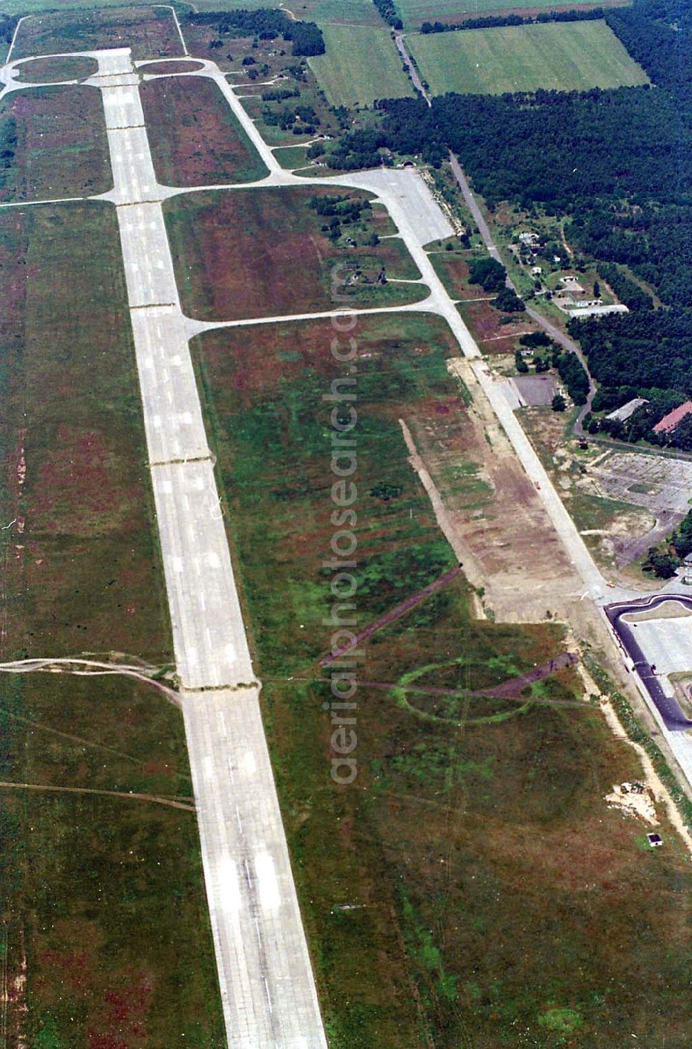 Jüterborg from the bird's eye view: 28.06.95 Flughafen Jüterborg Altes Lager