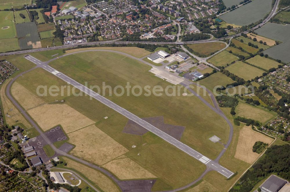 Kiel from the bird's eye view: Blick auf den Flughafen Kiel in Schleswig-Holstein, Kontakt: