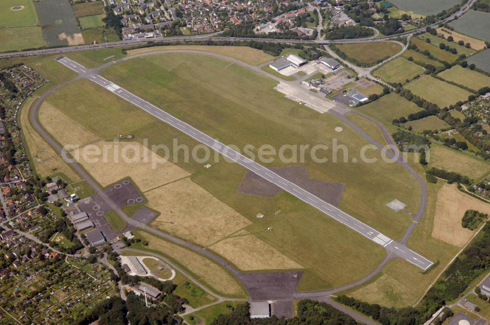 Aerial photograph Kiel - Blick auf den Flughafen Kiel in Schleswig-Holstein, Kontakt: