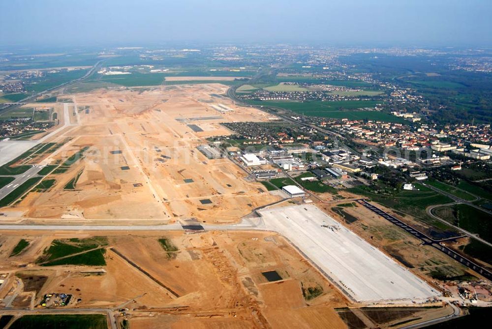 Aerial photograph Leipzig - Flughafen Leipzig - Halle in Leipzig-Schkeuditz während des Ausbaus der Start- und Landebahn. Kontakt Flughafen: Flughafen Leipzig/Halle GmbH, Postfach 1, 04029 Leipzig, Tel.: 0341-2241159, Fax: 0341-2241175,