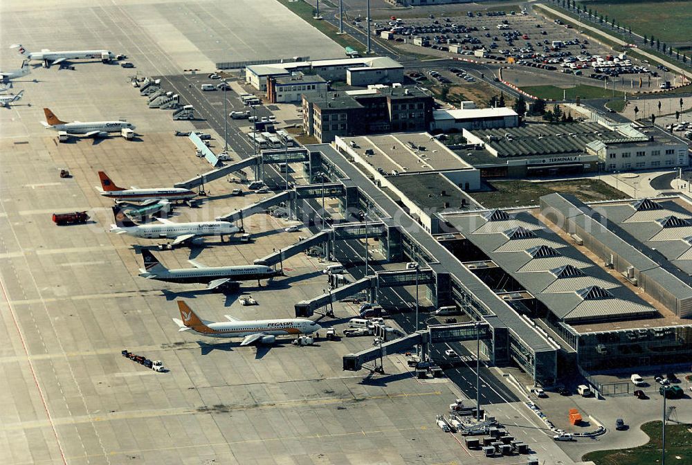 Leipzig - Schkeuditz from the bird's eye view: Flughafen Leipzig-Halle in Leipzig-Schkeuditz